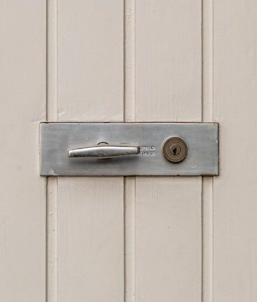 Kanteldeur of sectionaaldeur: zo maak je de juiste keuze